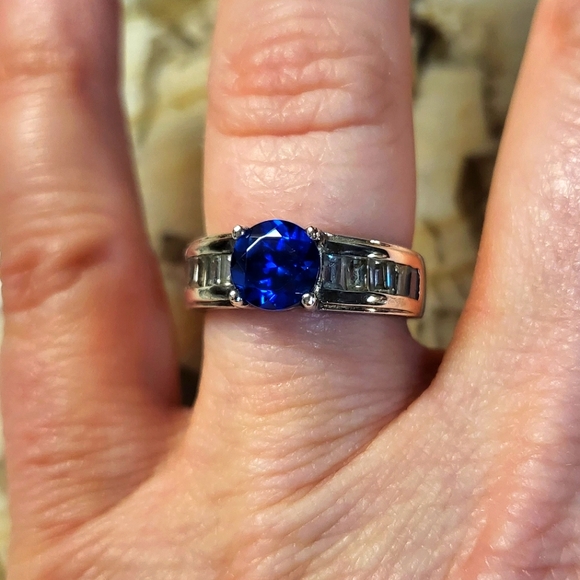 Sapphire/CZ ring - Picture 2 of 4